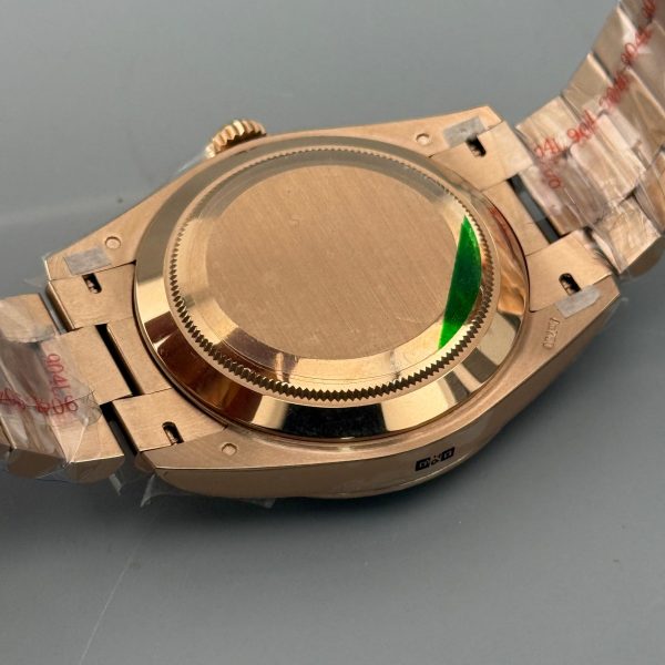 VS Factory Rolex Day-Date Yellow Gold Green Baguette Diamond Dial (139000) 1:1 Super Clone – DD3255 Movement