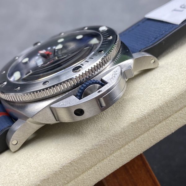 VS Factory Panerai Submersible QuarantaQuattro Luna Rossa 44mm PAM01391 1:1 Super Clone – DDP.900 Movement