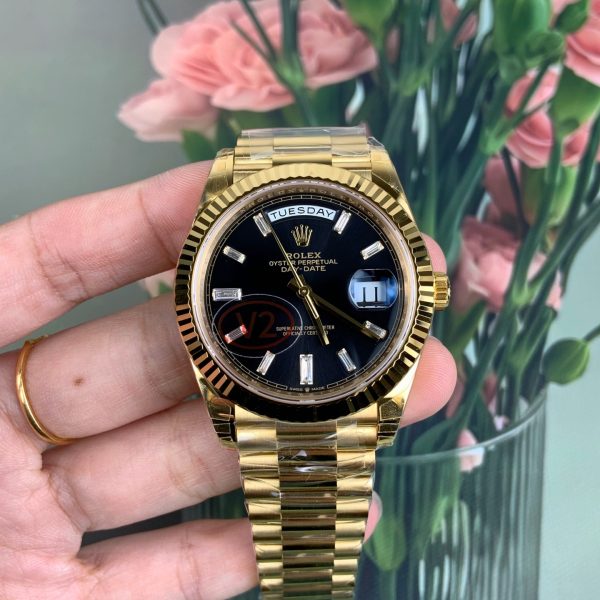 VS Factory Rolex Day-Date 40 Yellow Gold Black Baguette Diamond Dial (228238) V2 1:1 Super Clone – DD3255 Movement