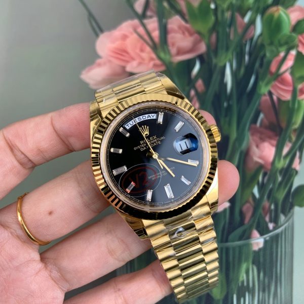 VS Factory Rolex Day-Date 40 Yellow Gold Black Baguette Diamond Dial (228238) V2 1:1 Super Clone – DD3255 Movement