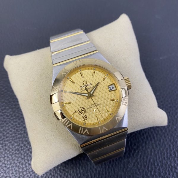VS Factory Omega Constellation 38mm Two-Tone Yellow Gold Textured Dial (123.20.38.21.08.001) 1:1 Super Clone – DD8500 Movement