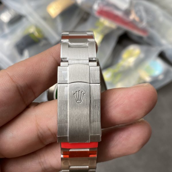 VS Factory Rolex Oyster Perpetual 41mm Yellow Dial Smooth Bezel Oyster Bracelet(124300) 1:1 Super Clone – DD3230 Movement