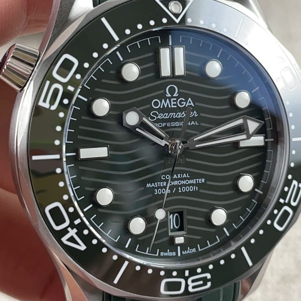 VS Factory Omega Seamaster Diver 300M “Seaweed Green” (210.32.42.20.10.001) 1:1 Super Clone – DD8800 Movement