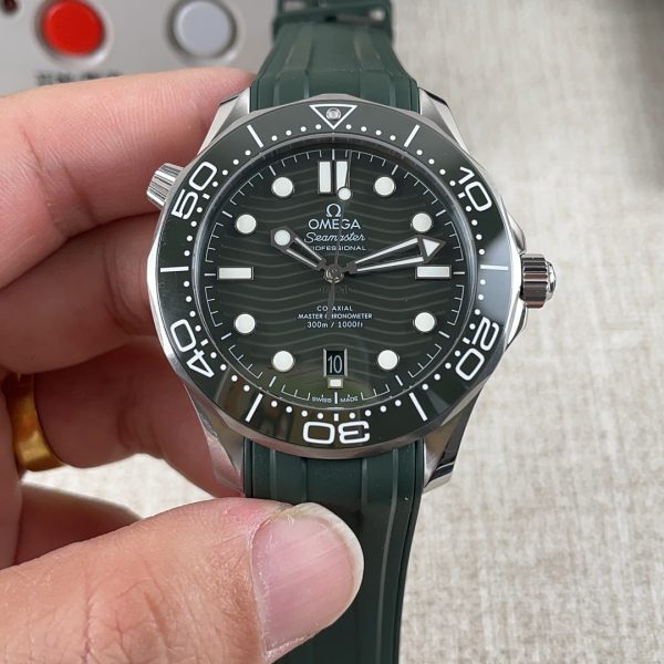 VS Factory Omega Seamaster Diver 300M “Seaweed Green” (210.32.42.20.10.001) 1:1 Super Clone – DD8800 Movement