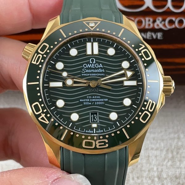 VS Factory Omega Seamaster Diver 300M “Green & Gold” (210.62.42.20.10.001) 1:1 Super Clone – DD8800 Movement