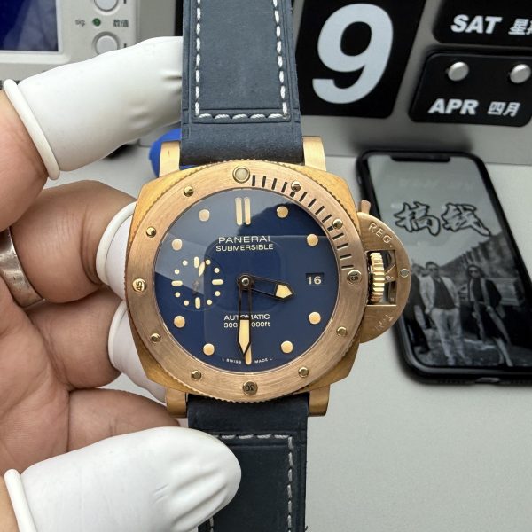 VS Factory Panerai Submersible 42mm Blue Dial Luminous Hour Markers and Dots Bronze Bezel(PAM01074) 1:1 Super Clone – DDP.900 Movement