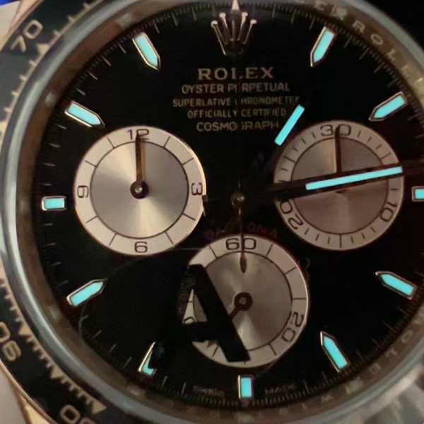 VS Factory Rolex Cosmograph Daytona Black Dial Everose Gold Rubber Strap (126515LN) 1:1 Super Clone – DD4131 Movement