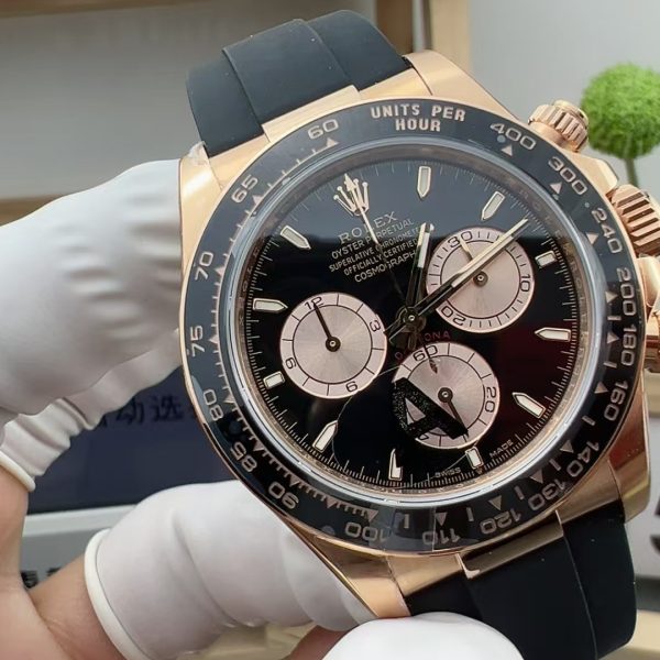 VS Factory Rolex Cosmograph Daytona Black Dial Everose Gold Rubber Strap (126515LN) 1:1 Super Clone – DD4131 Movement