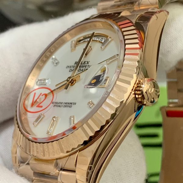 VS Factory Rolex Day-Date 40 Everose Gold White Baguette Diamond Dial (228235) V2 1:1 Super Clone – DD3255 Movement