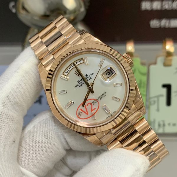 VS Factory Rolex Day-Date 40 Everose Gold White Baguette Diamond Dial (228235) V2 1:1 Super Clone – DD3255 Movement