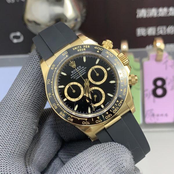 VS Factory Rolex Cosmograph Daytona 40mm Black Panda Dial Yellow Gold Rubber Strap (126518LN) 1:1 Super Clone – DD4131 Movement