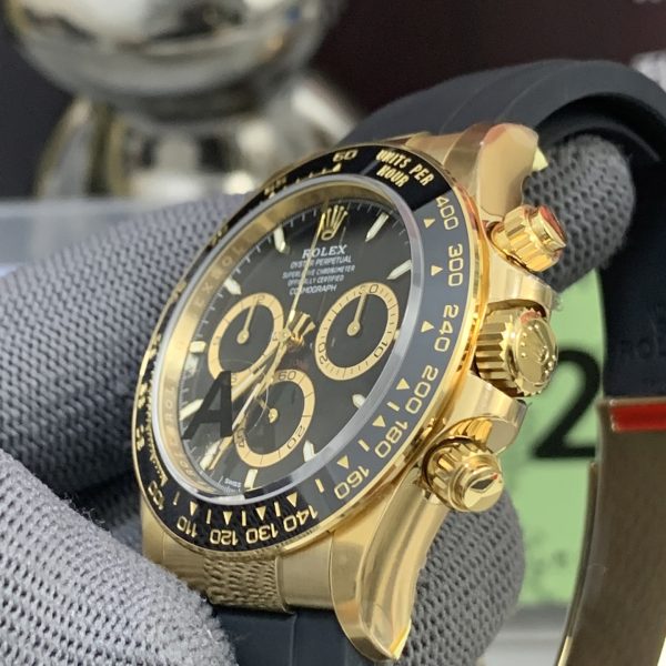 VS Factory Rolex Cosmograph Daytona 40mm Black Panda Dial Yellow Gold Rubber Strap (126518LN) 1:1 Super Clone – DD4131 Movement