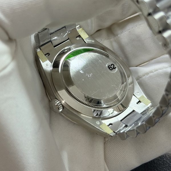 VS Factory Rolex Day-Date 40mm White Gold Gradient Blue Roman Dial (228239) 1:1 Super Clone – DD3255 Movement