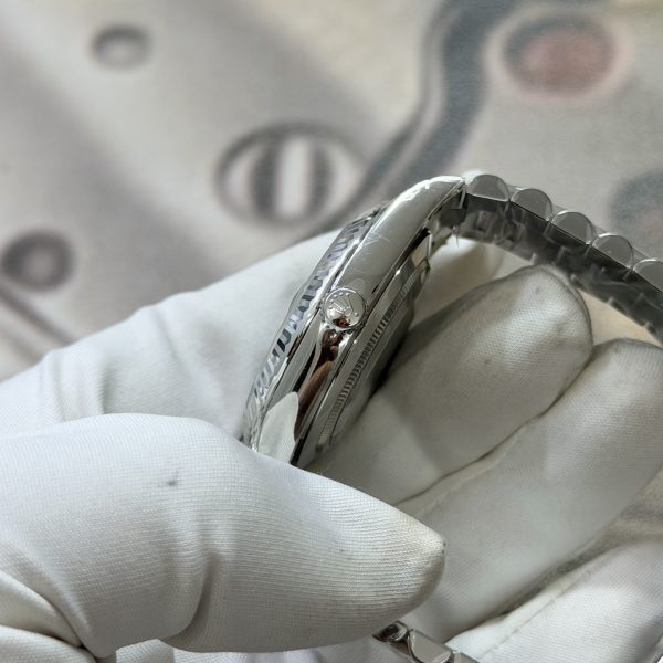 VS Factory Rolex Day-Date 40mm White Gold Gradient Blue Roman Dial (228239) 1:1 Super Clone – DD3255 Movement