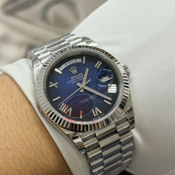 VS Factory Rolex Day-Date 40mm White Gold Gradient Blue Roman Dial (228239) 1:1 Super Clone – DD3255 Movement