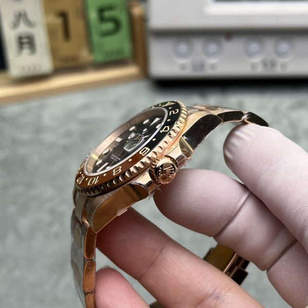 VS Factory Rolex GMT-Master II 40mm “Root Beer” Full Rose Gold (126715CHNR) 1:1 Super Clone – DD3285 Movement