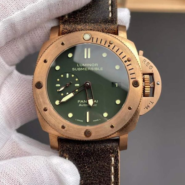 VS Factory Panerai Submersible 47mm1950 Matte Olive Green Dial Bronzo Bezel Brown Leather Strap (PAM00382)1:1 Super Clone – DDP.9000 Movement