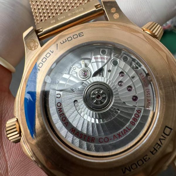 VS Factory Omega Seamaster Diver 300M 007 “No Time To Die” Matte Tropical Brown/Black Dial Titanium Mesh Bracelet(210.90.42.20.01.003) 1:1 Super Clone – 8806 Movement