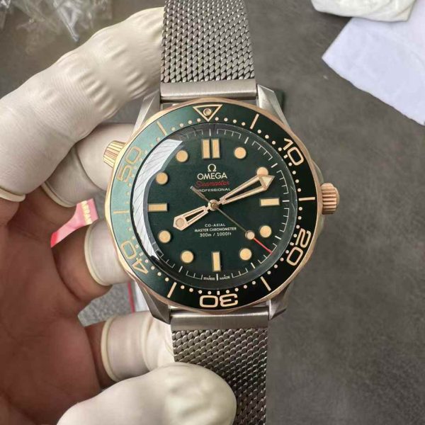 VS Factory Omega Seamaster Diver 300M 42mm “Green / Titanium & Bronze Gold” （210.90.42.20.10.001）1:1 Super Clone – DD8806 Movement